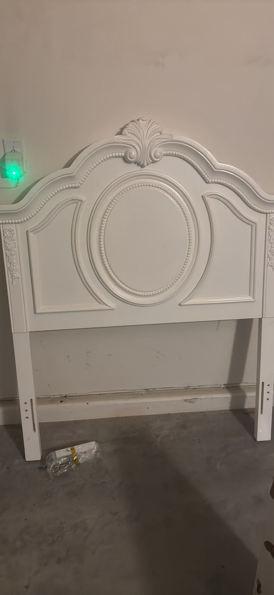 All White Twin Bedroom set