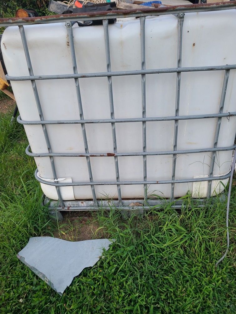 275 Gallon Water Tank