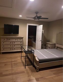 Queen bedroom set