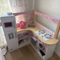 Play kitchen