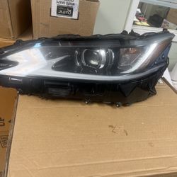 2021 lexus ES 350 Head lights 