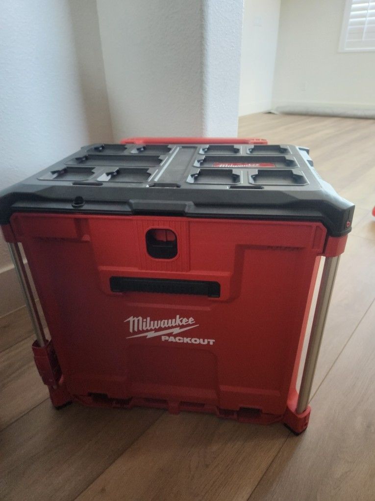 Milwaukee PACKOUT 19 in. Rolling Drawer Tool Box