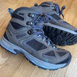 Like New Vasque Waterproof hiking boots  Womens 8