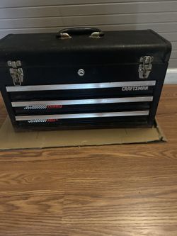 CRAFTSMAN TOLL BOX WITH TOOLS