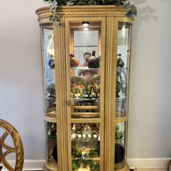 China Cabinet With Light