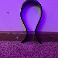 Headphone stand