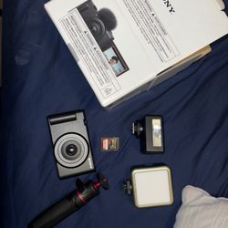 Sony ZV-1F With 128GB Memory Card, Stand, 2 Lights