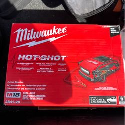 Milwaukee M18 Hotshot Jumper With 8.0 Forge Battery New