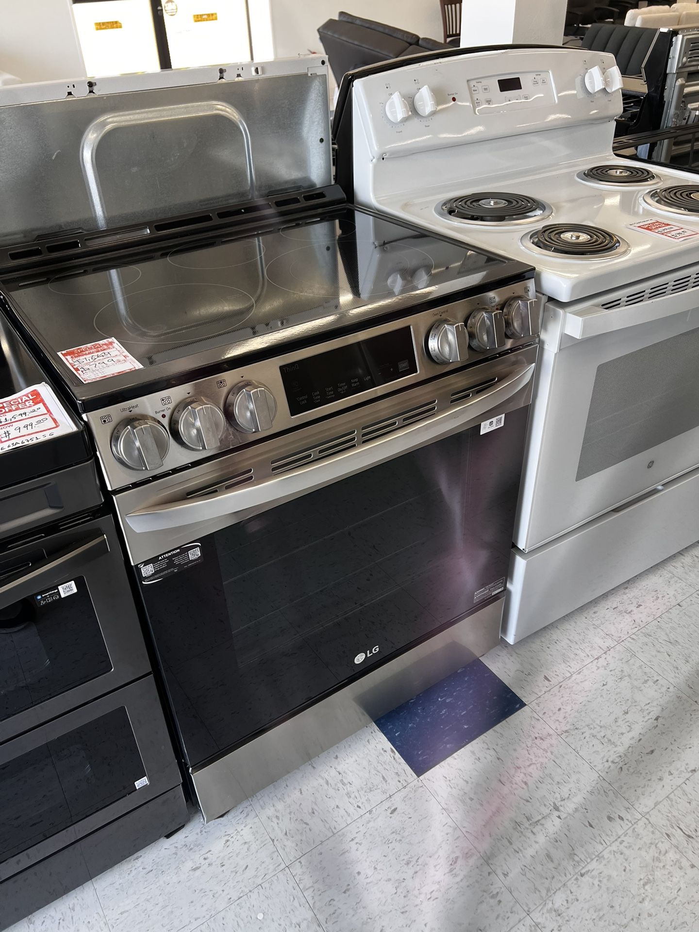 New LG 30 in. 6.3 cu. ft. Smart Electric Range with Fan Convection, Air Fry & EasyClean in PrintProof Stainless Steel