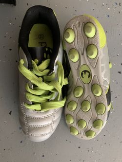 Umbro Soccer Cleats Size 12