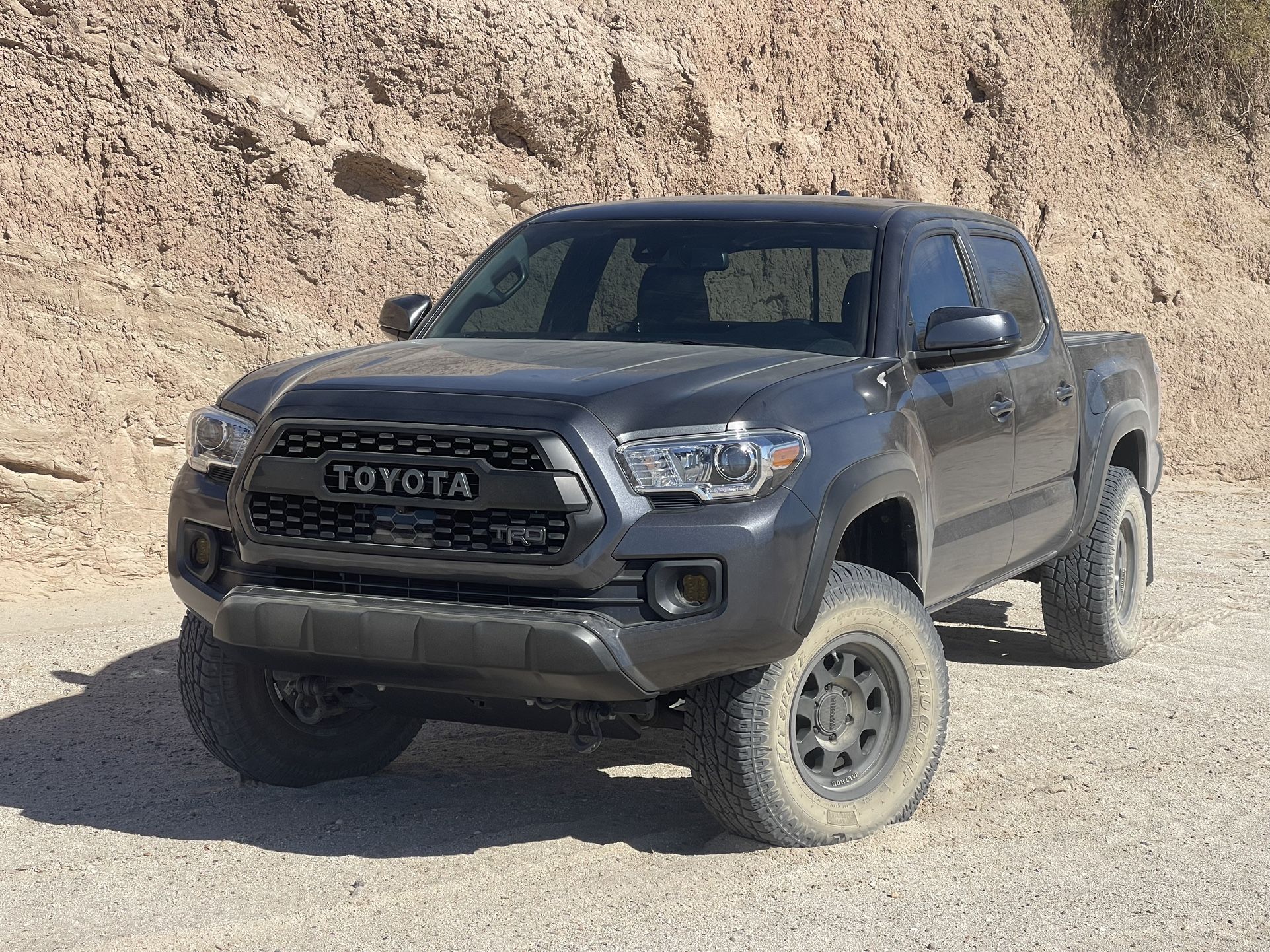 MCAutoParts 16-23 Tacoma TRD Pro Replica Grille