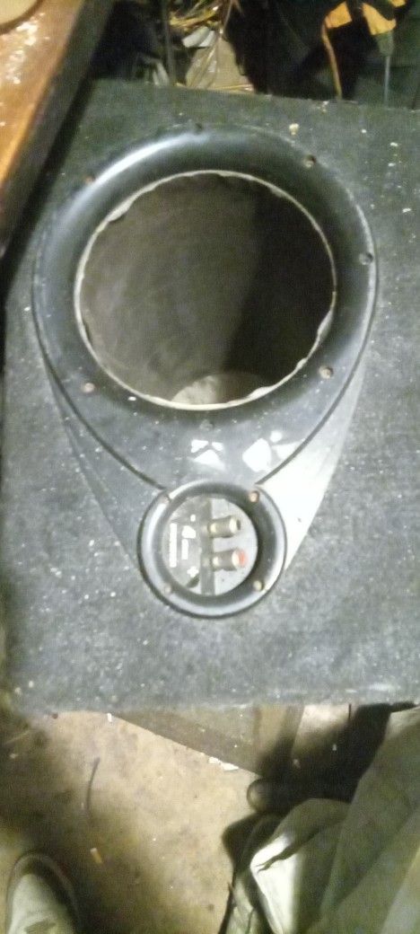 2.. 12 Inch Kicker Subs And Box 