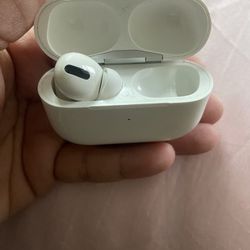 AirPods Pro 1st. Only 1 And Charging Case