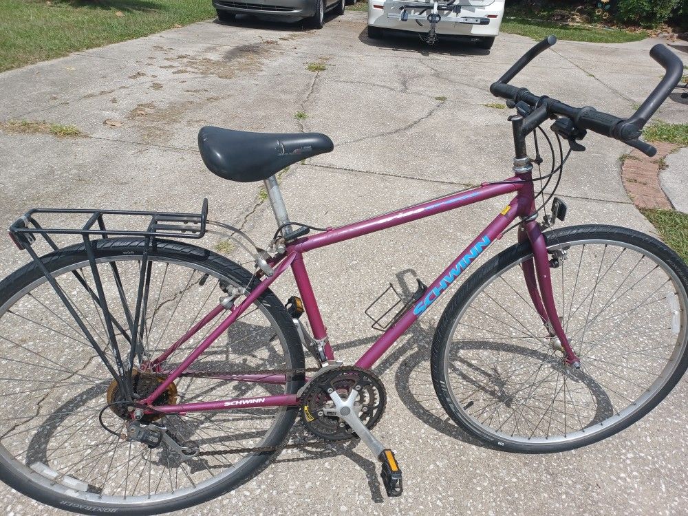 Schwinn Crisscross Bike Bicycle Medium Frame Almost New 700c Bontrager Tires All Tuned Up - $60 FIRM 