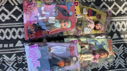 Bratz Dolls Lot of 4 in Box