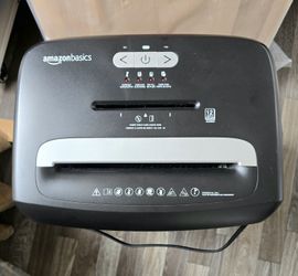 12 Sheet (new model) Micro Cut Paper and Credit Card CD Shredder With 6 Gallon Bin, Black