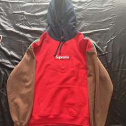Supreme Hoodie 