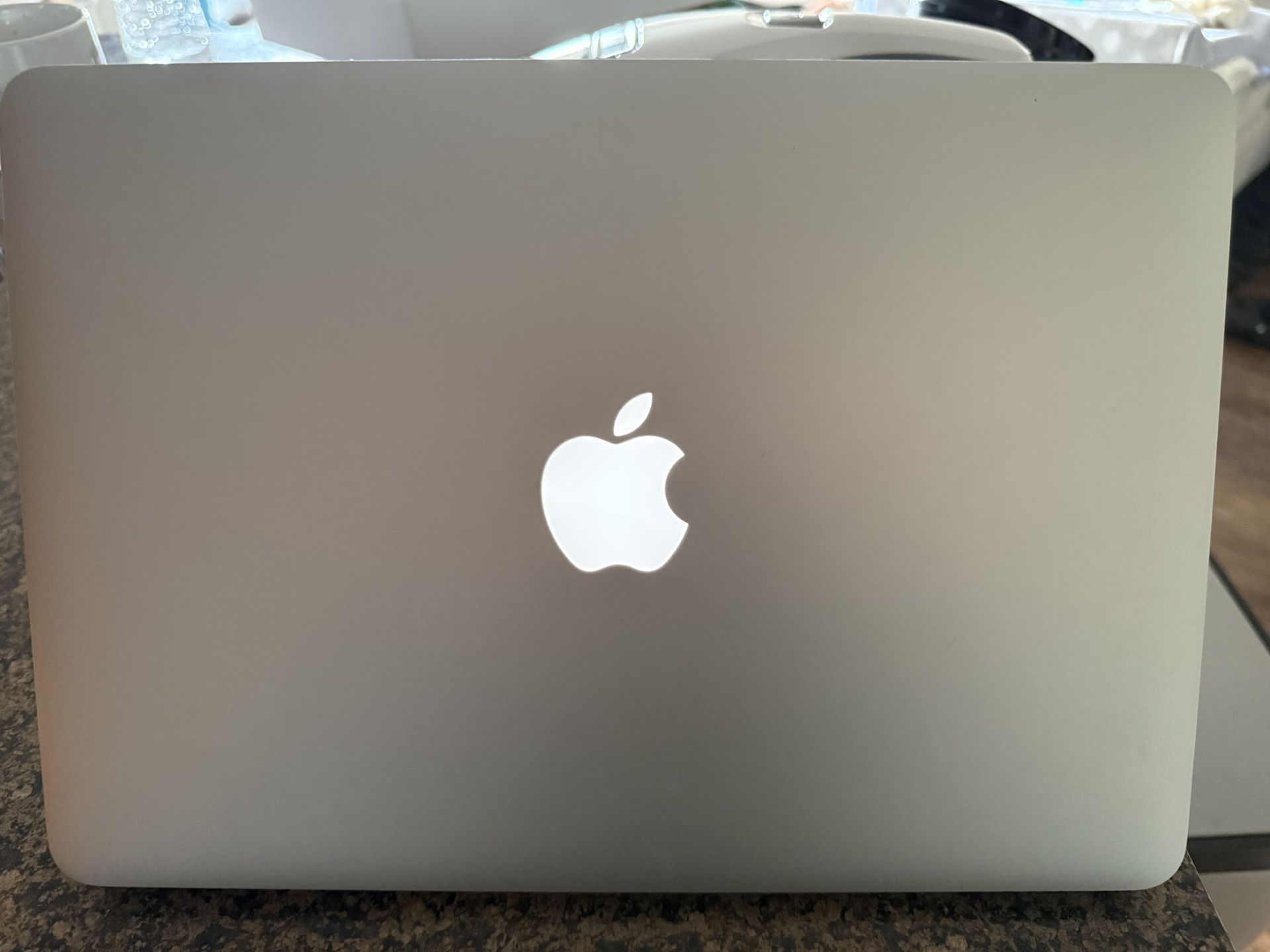 MacBook Pro 13-inch (Early 2015, macOS Big Sur 11.4)