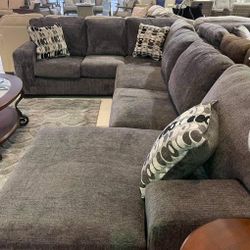 Ballinasloe smoke 3 piece 2024 right chaise sectional