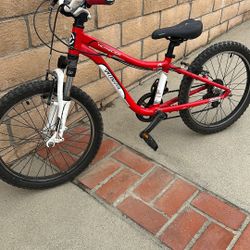 Specialized HOTROCK Mt Bike Kids 20”