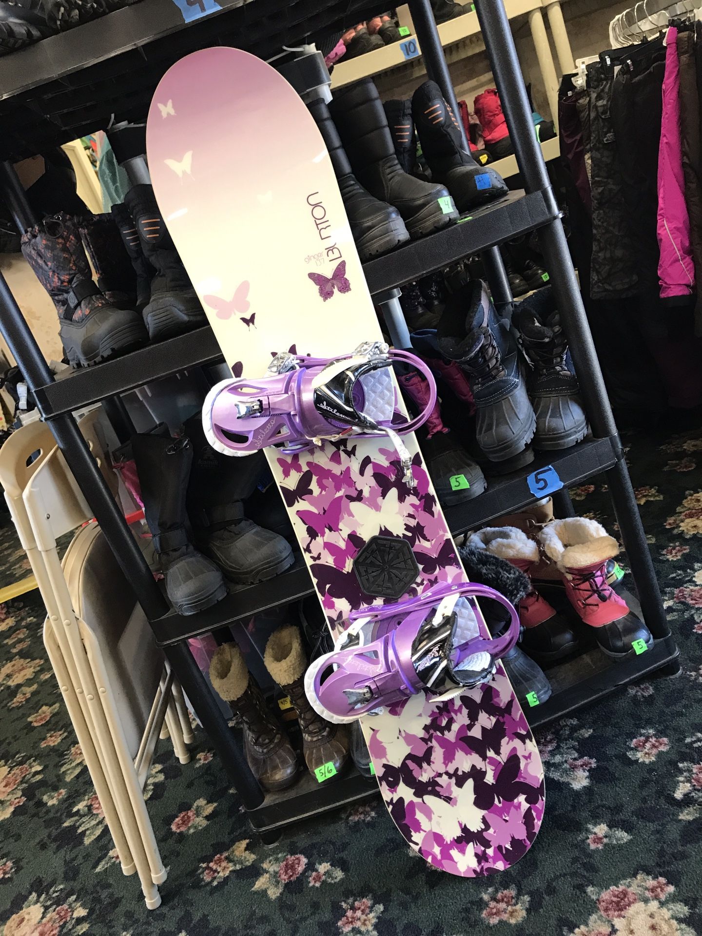 138cm Burton Ginger Snowboard w/Medium Burton Stiletto Bindings * LIKE NEW * All Mountain 139 cm Board