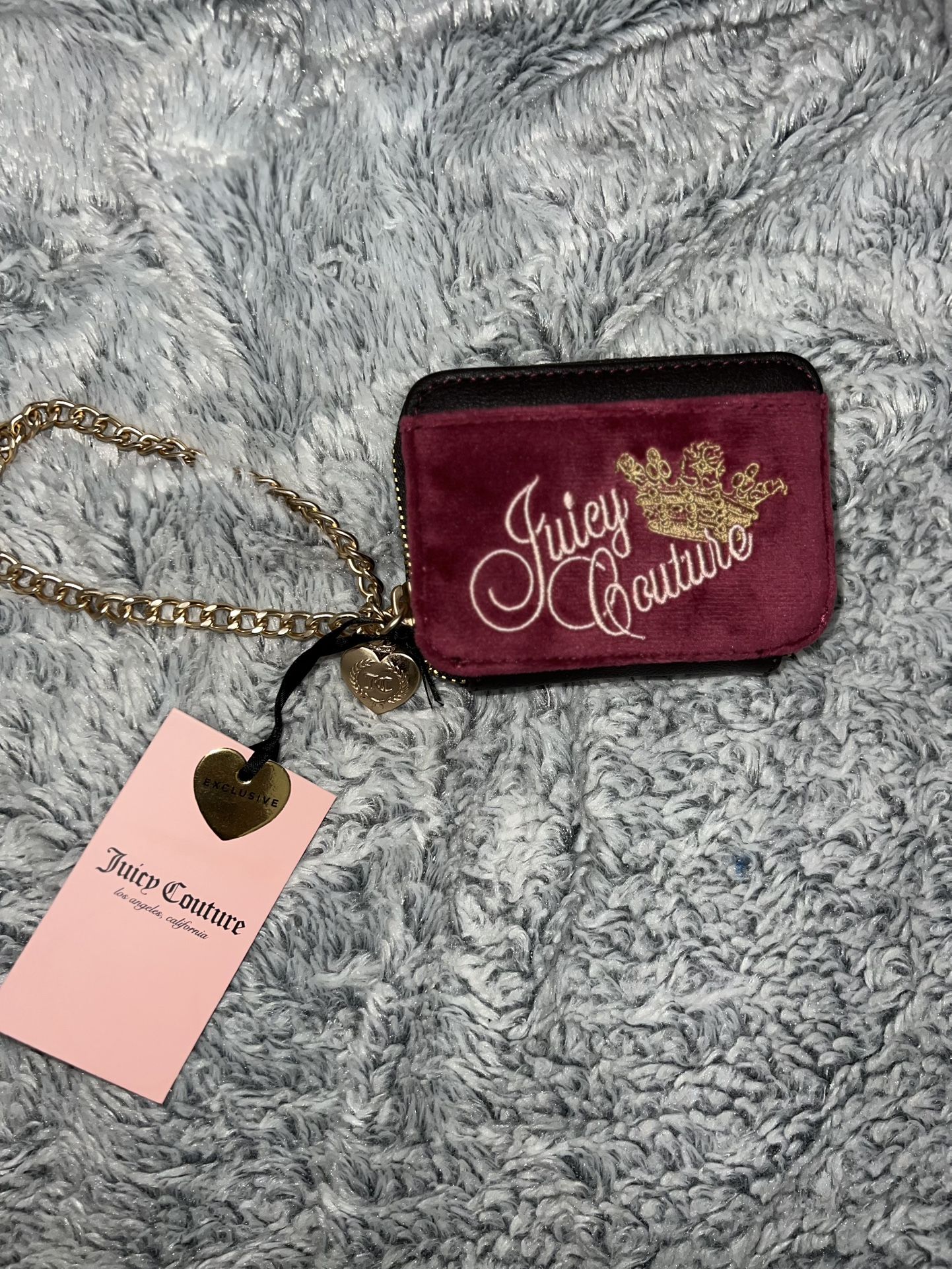 Juicy Couture Exclusive The Key to Juicy Zip card case Velour Plum Berry