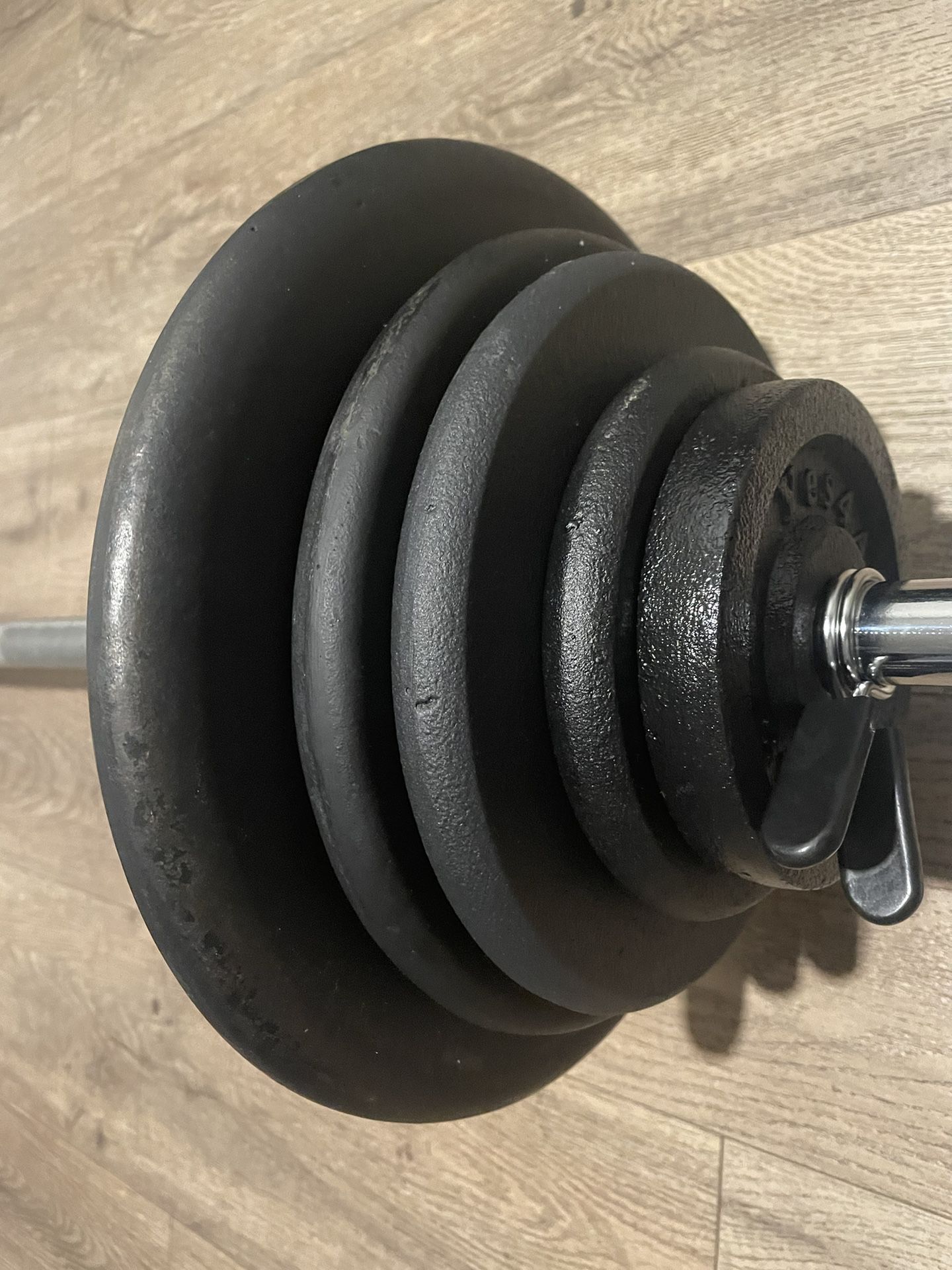 6 Ft Steel NEW Barbell With Weight Plates Total: 131 lbs