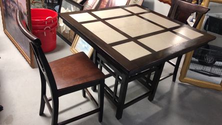 36 high table With 2chairs Good condition