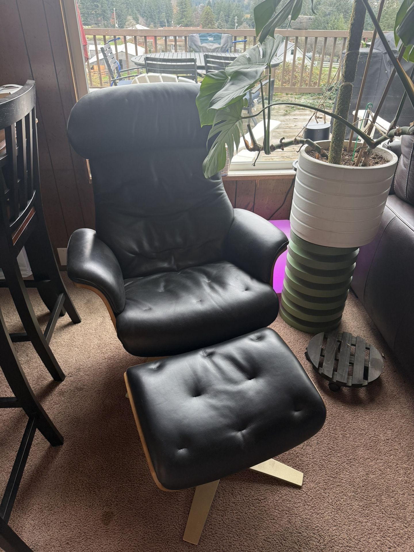 Dania - ANSELMO LEATHER RECLINER & OTTOMAN