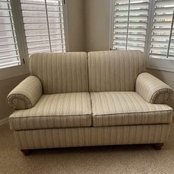 Ethan Allen Love seat 60in Wide