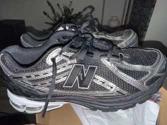 New Balance - Men Size 9