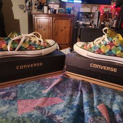 Vintage Converse Size 8  Rainbow Heart Pattern Chucks Like New!