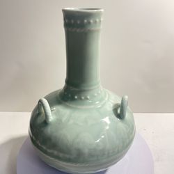 Chinese vintage porcelain vase