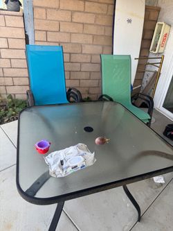 FREE OUTDOOR TABLE AND CHAIRS