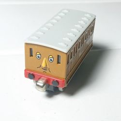 Limited 2002 Thomas the Train Magnetic Metal Diecast Passenger Car Clarabel Toy