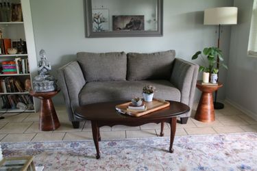 Town & Country Vibes to loveseat coffee-table set