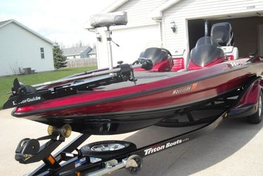 KING Triton Low price 2007 boat