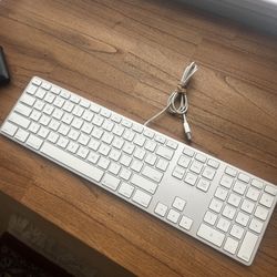 Apple Wired Numeric Computer Desktop Keyboard 