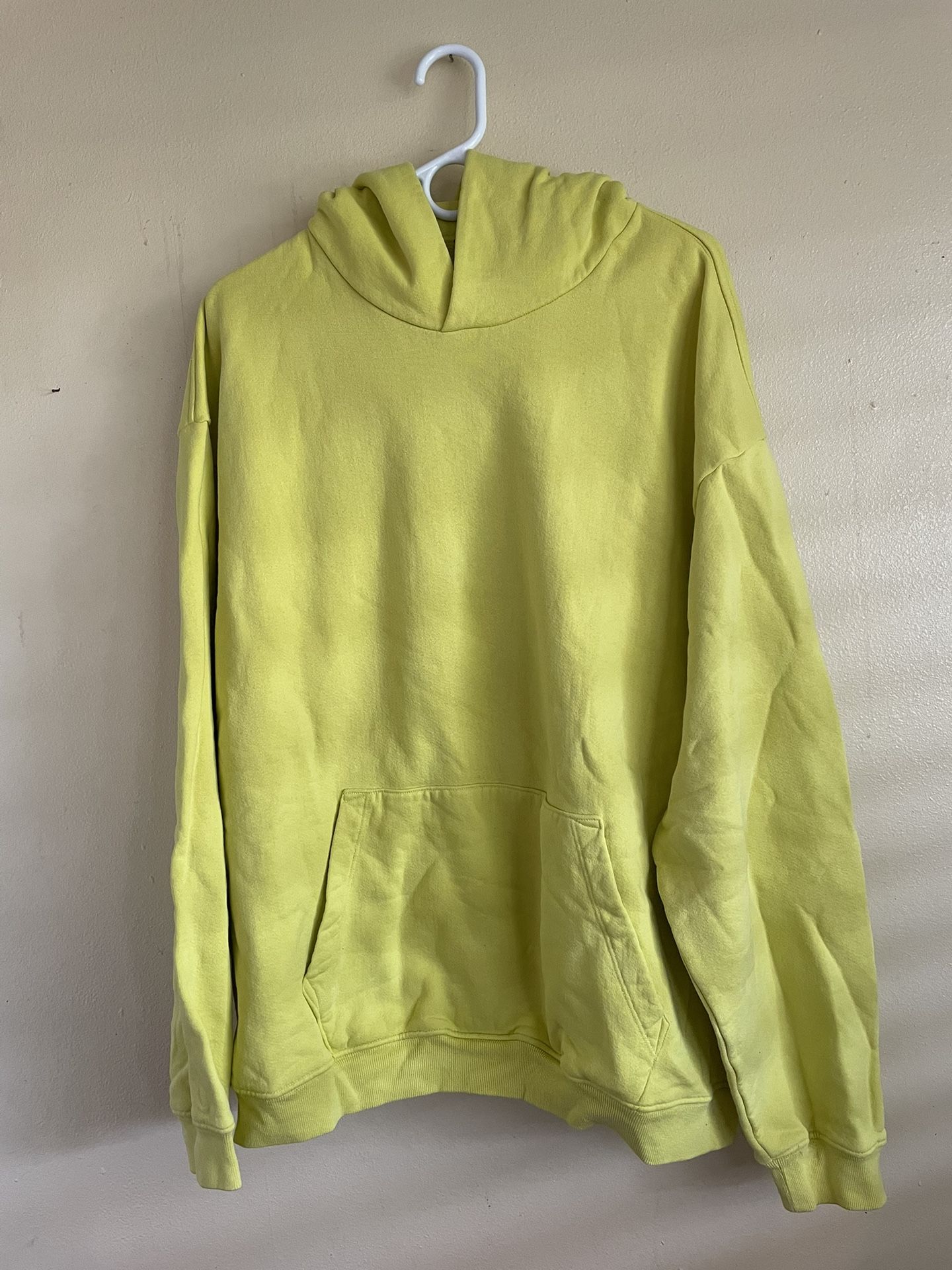 YELLOW HOODIE SIZE XL