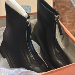 Black Boots