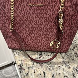 Michael Kors Jet Set Purse 
