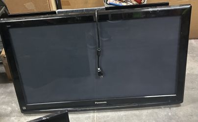 Panasonic Plasma HD TV Works Great
