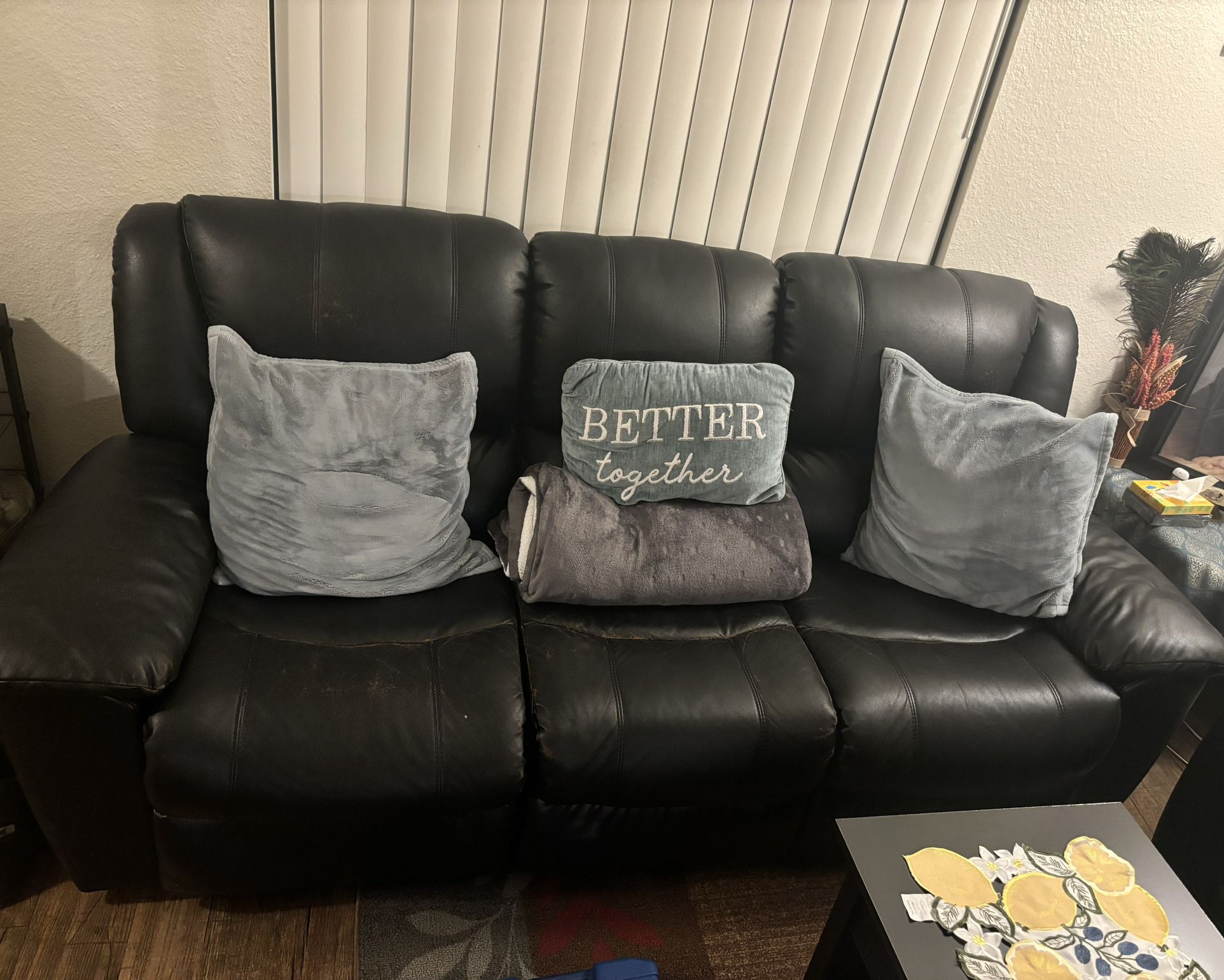 Black Leather Couches With Recliners