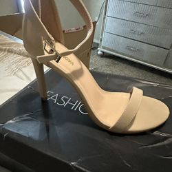 Nude Heels Size 8 1/2