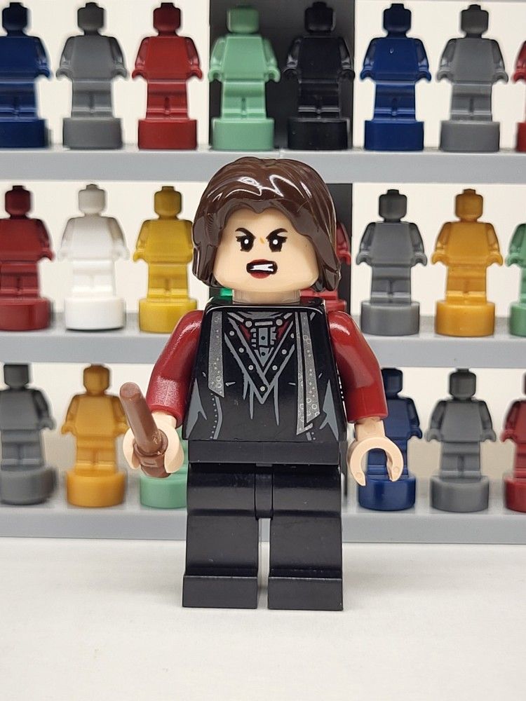 Lego Nymphadora Tonks Minifigure with Wand from set 75980 Harry Potter Attack on the Burrow