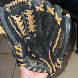 RAWLINGS HEART OF THE HIDE GOLD GLOVE