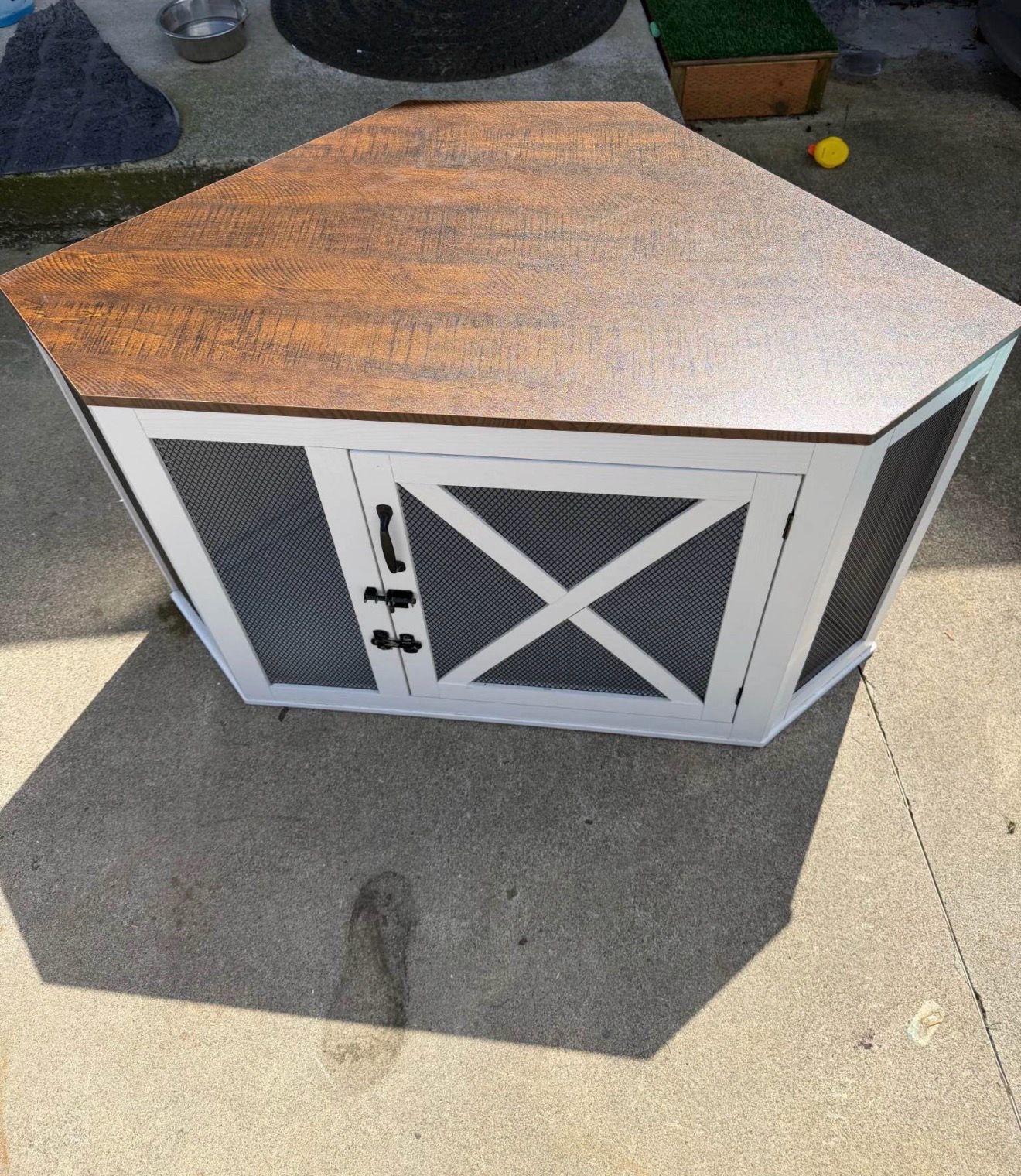 Xilingol Corner Dog Crate Furniture, Wooden Dog Kennel Side End Table, Indoor Dog Cage Dog House for