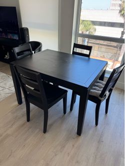 Dining table set of 5 (4 chairs+ table)
