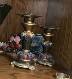 X2 VINTAGE ORNATE GOLD GRAPE VINE GRAPEVINE FLORENTINE TUSCAN TUSCANY CANDLE PILLER DISPLAY CANDLE HOLDER SET