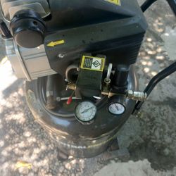 AIR COMPRESSOR 